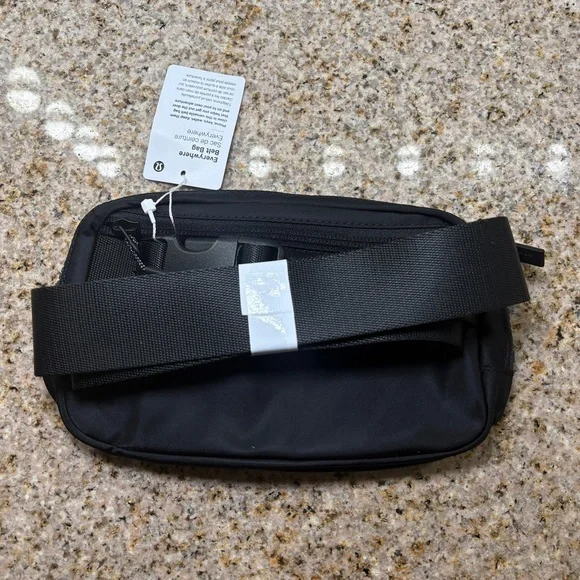 EveryWhere Belt Bag 1L - Picture 6 of 6